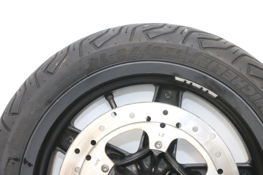 photo de OBRĘCZ PRZEDNIA I OPONA PIAGGIO XEVO - X EVO 125 (2007 - 2017) - Zbliżenie komponentów