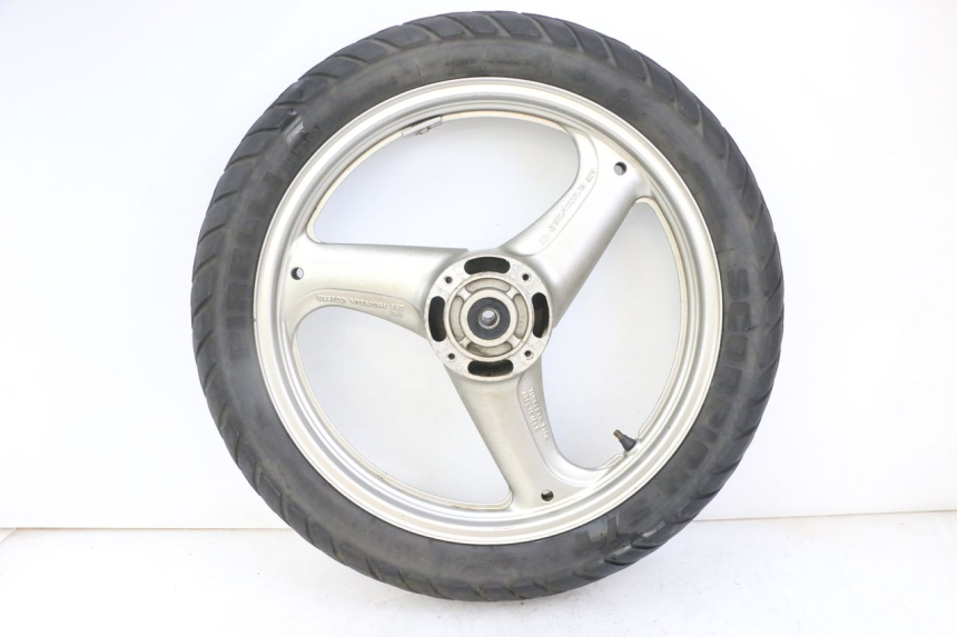 photo de OBRĘCZ PRZEDNIA I OPONA HONDA XLV VARADERO 125 (2000 - 2006) - Widok z bliska