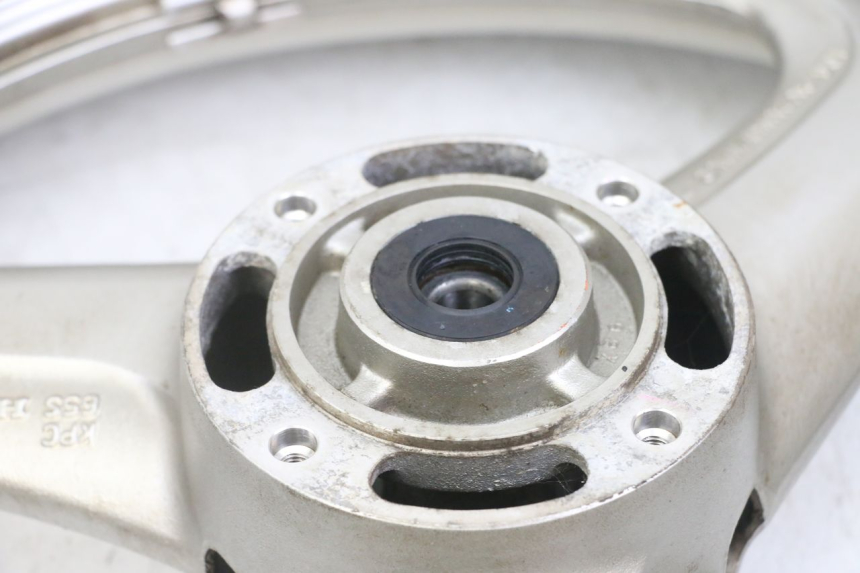 photo de OBRĘCZ PRZEDNIA I OPONA HONDA XLV VARADERO 125 (2000 - 2006) - Część sprawdzona