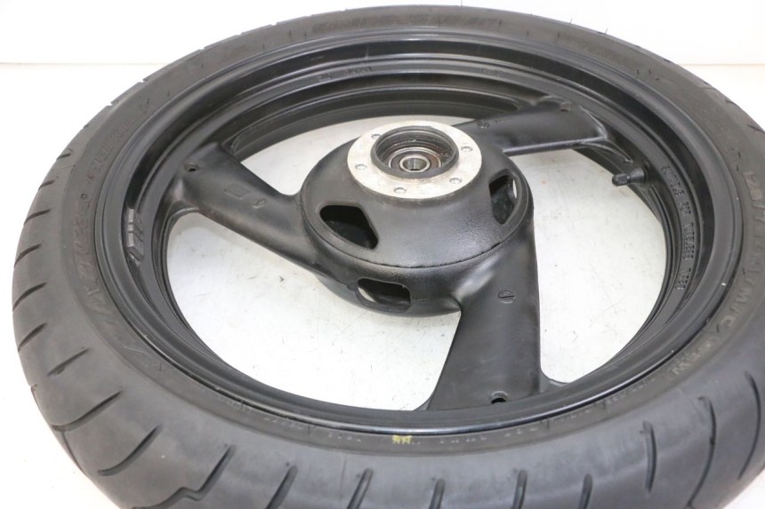 photo de OBRĘCZ PRZEDNIA I OPONA YAMAHA FZS FAZER 600 (2001 - 2003) - Zbliżenie techniczne