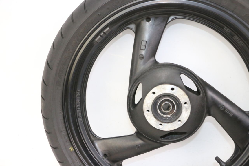 photo de OBRĘCZ PRZEDNIA I OPONA YAMAHA FZS FAZER 600 (2001 - 2003) - Oznaczenia i referencje