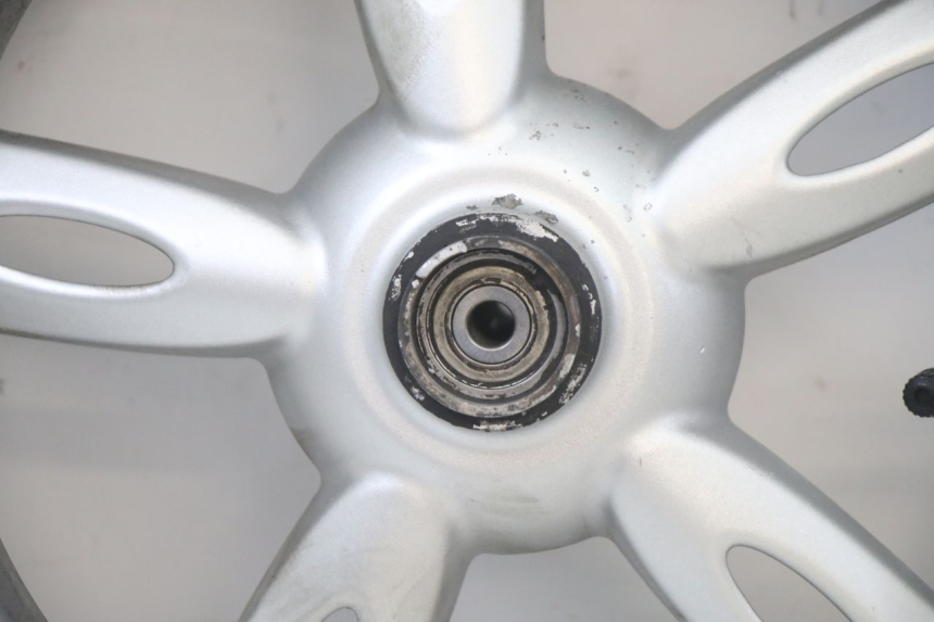 photo de OBRĘCZ PRZEDNIA I OPONA YAMAHA NEOS NEO'S 4T 50 (2008 - 2016) - Zbliżenie techniczne