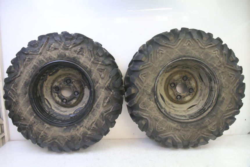 photo de OBRĘCZ PRZEDNIA I OPONA YAMAHA YFM GRIZZLY 550 (2008 - 2015) - Szczegóły charakterystyczne