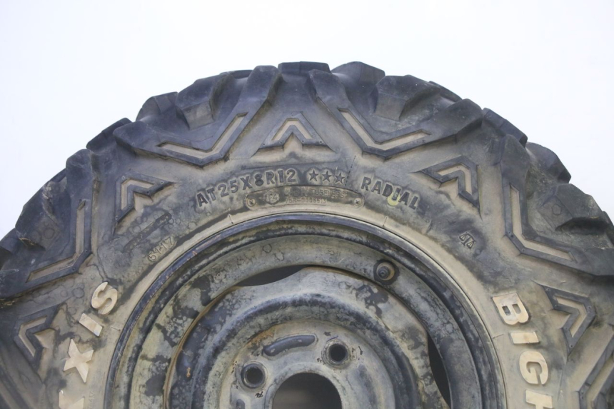 photo de OBRĘCZ PRZEDNIA I OPONA YAMAHA YFM GRIZZLY 550 (2008 - 2015) - Zoom stanu zużycia