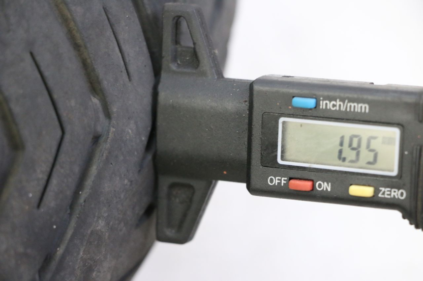 photo de OBRĘCZ PRZEDNIA I OPONA YAMAHA YP MAJESTY 125 (2002 - 2006) - Szczegół części