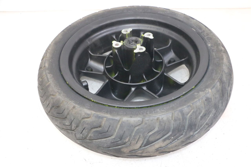 photo de OBRĘCZ PRZEDNIA I OPONA YAMAHA YP MAJESTY 125 (2002 - 2006) - Zbliżenie techniczne