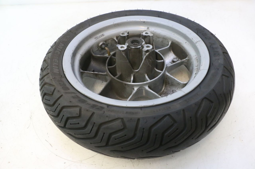 photo de OBRĘCZ PRZEDNIA I OPONA YAMAHA YP MAJESTY 125 (1998 - 2001) - Punkty mocowania
