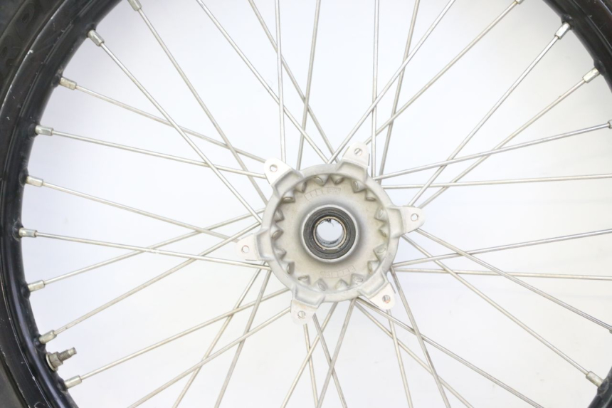 photo de OBRĘCZ PRZEDNIA I OPONA YAMAHA YZ-F YZF 250 (2014 - 2018) - Zbliżenie komponentów