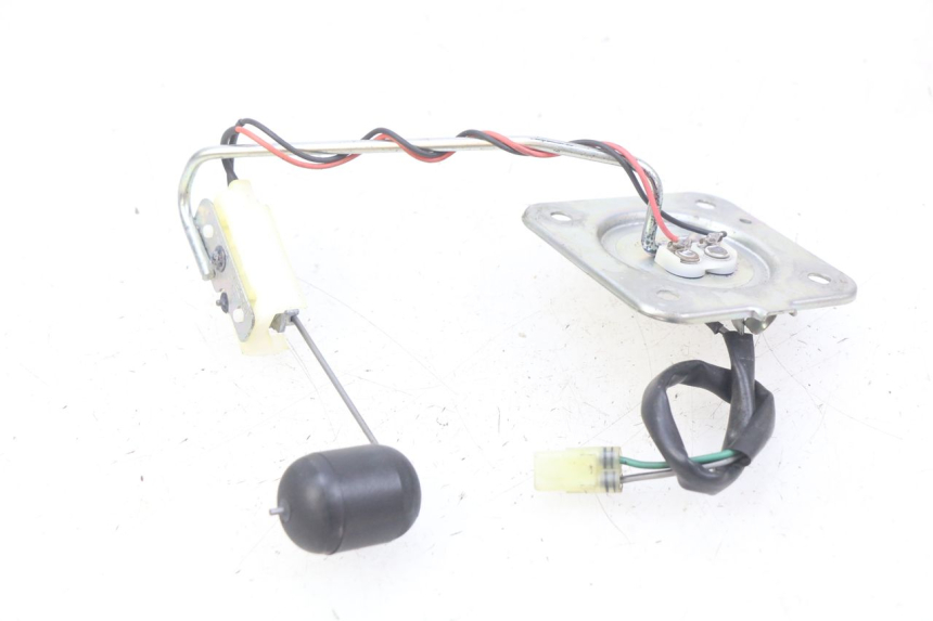 photo de WSKAŹNIK POZIOMU PALIWA W ZBIORNIKU HONDA CB R 1000 (2018 - 2023) - Szczegół części