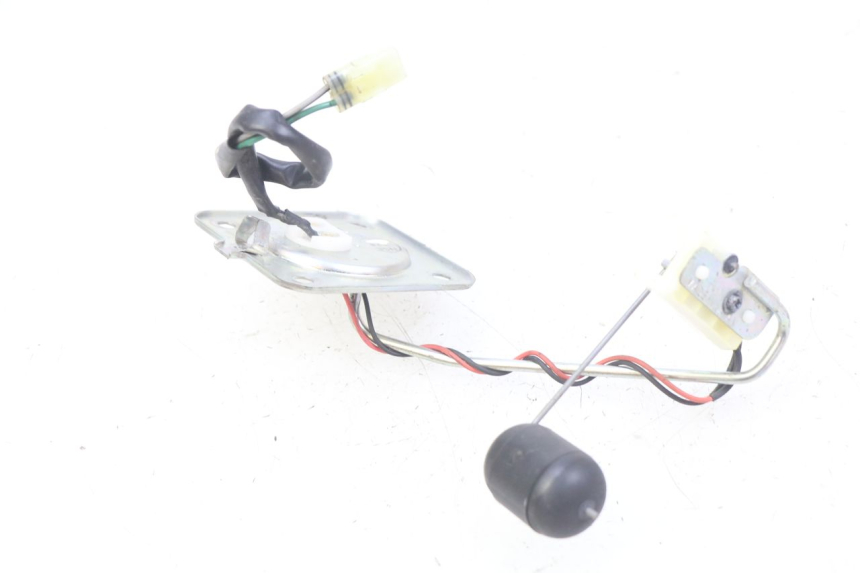 photo de WSKAŹNIK POZIOMU PALIWA W ZBIORNIKU HONDA CB R 1000 (2018 - 2023) - Inny kąt widzenia