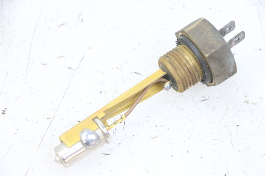 photo de WSKAŹNIK POZIOMU PALIWA W ZBIORNIKU HONDA CBF 500 (2004 - 2007) - Widok główny