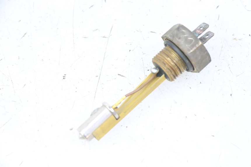 photo de WSKAŹNIK POZIOMU PALIWA W ZBIORNIKU HONDA CBF 500 (2004 - 2007) - Szczegół części