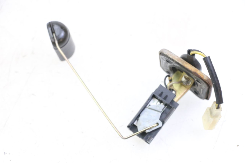 photo de WSKAŹNIK POZIOMU PALIWA W ZBIORNIKU PEUGEOT CITYSTAR 2T 50 (2018 - 2021) - Inny kąt widzenia