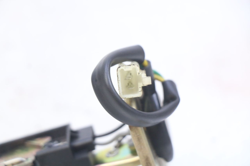 photo de WSKAŹNIK POZIOMU PALIWA W ZBIORNIKU SYM CROX 4T 50 (2016 - 2023) - Zoom stanu zużycia