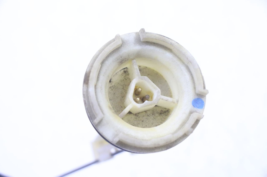 photo de WSKAŹNIK POZIOMU PALIWA W ZBIORNIKU PEUGEOT ELYSTAR 50 (2002 - 2014) - Zbliżenie techniczne