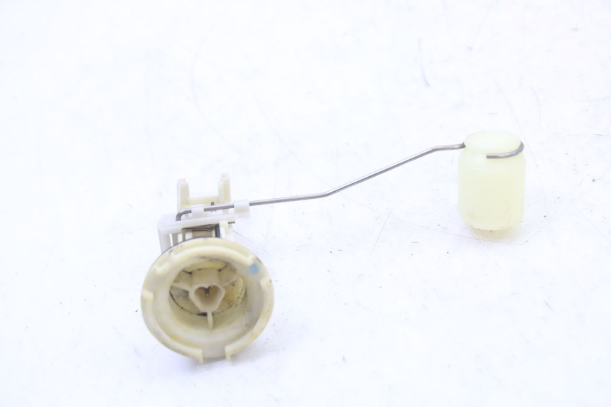 photo de WSKAŹNIK POZIOMU PALIWA W ZBIORNIKU PEUGEOT ELYSTAR 50 (2002 - 2014) - Inny kąt widzenia