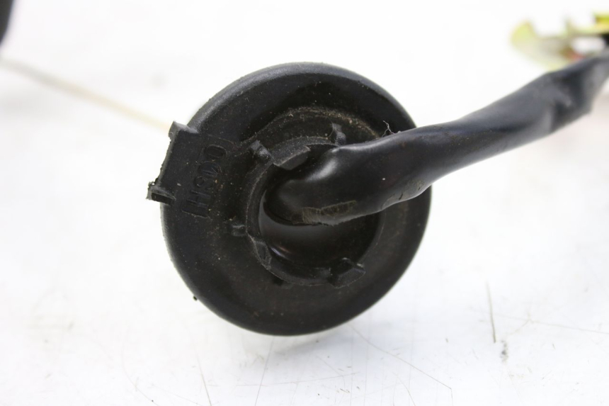 photo de WSKAŹNIK POZIOMU PALIWA W ZBIORNIKU JM MOTORS EVOLIS 4T 50 (2018 - 2022) - Inny kąt widzenia