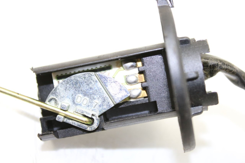 photo de WSKAŹNIK POZIOMU PALIWA W ZBIORNIKU JM MOTORS EVOLIS 4T 50 (2018 - 2022) - Punkty mocowania