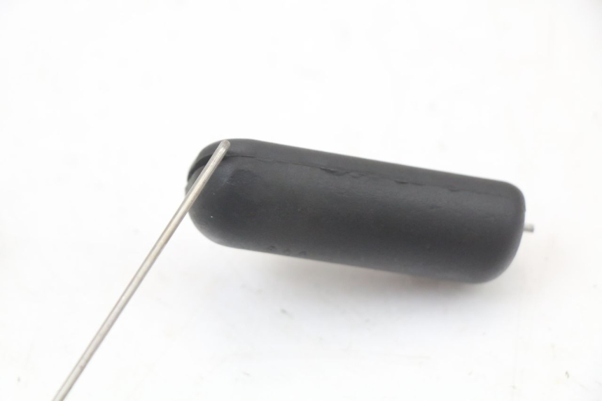 photo de WSKAŹNIK POZIOMU PALIWA W ZBIORNIKU HONDA FES PANTHEON 2T 125 (1998 - 2002) - Zbliżenie techniczne