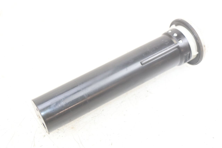 photo de WSKAŹNIK POZIOMU PALIWA W ZBIORNIKU GILERA GP 800 (2007 - 2013) - Zbliżenie techniczne