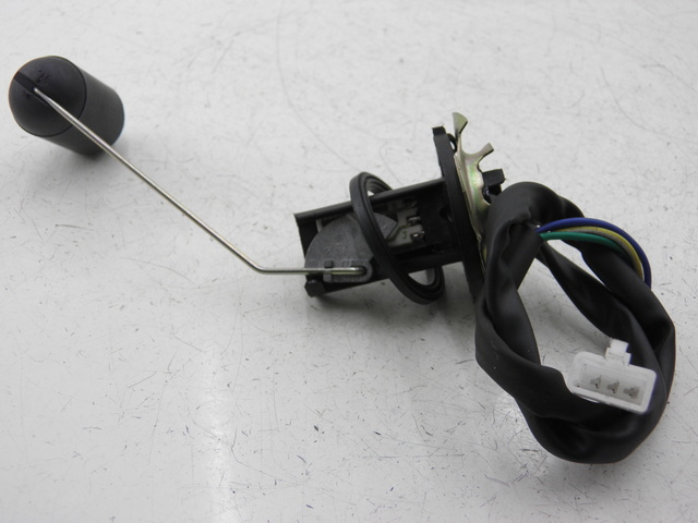 photo de WSKAŹNIK POZIOMU PALIWA W ZBIORNIKU JM MOTOR JULIA 50 (2010 - 2014) - Zbliżenie techniczne