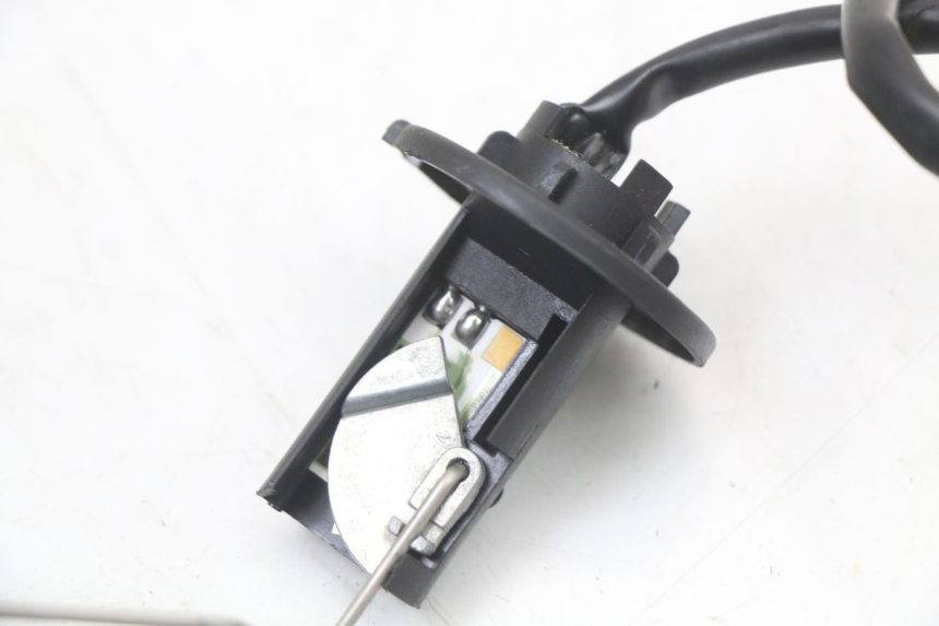 photo de WSKAŹNIK POZIOMU PALIWA W ZBIORNIKU KYMCO K-PW K-PIPE 50 (2012 - 2017) - Zbliżenie techniczne