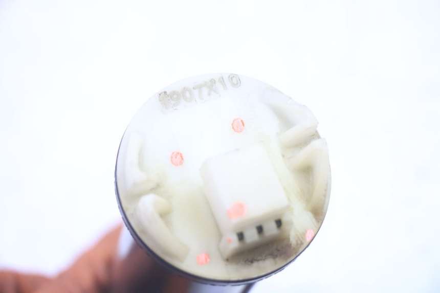 photo de WSKAŹNIK POZIOMU PALIWA W ZBIORNIKU PIAGGIO LIBERTY 4T 50 (2009 - 2015) - Zbliżenie techniczne