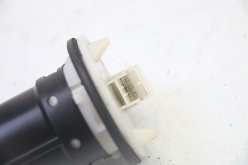 photo de WSKAŹNIK POZIOMU PALIWA W ZBIORNIKU PIAGGIO LXV 4T 50 (2009 - 2013) - Szczegół części