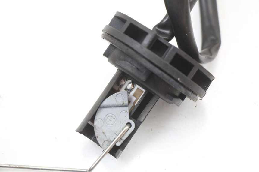 photo de WSKAŹNIK POZIOMU PALIWA W ZBIORNIKU SYM MIO 50 (2005 - 2010) - Szczegół części