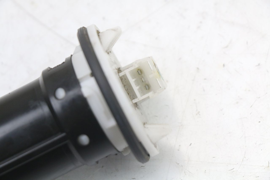 photo de WSKAŹNIK POZIOMU PALIWA W ZBIORNIKU PIAGGIO MP3 HPE 350 (2018 - 2020) - Szczegół części