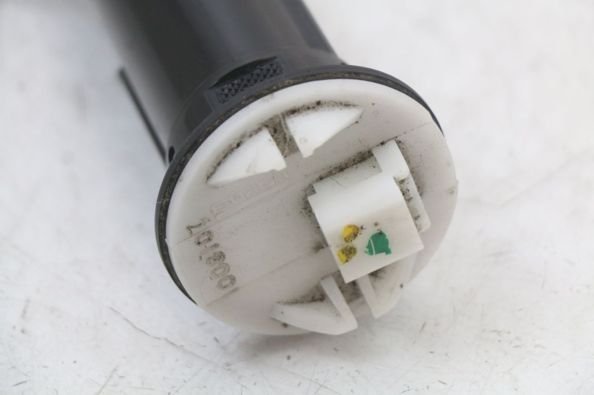 photo de WSKAŹNIK POZIOMU PALIWA W ZBIORNIKU PIAGGIO MP3 HPE 350 (2018 - 2020) - Zbliżenie techniczne