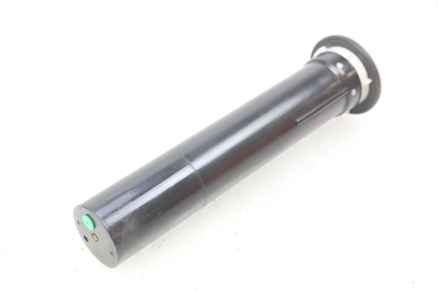 photo de WSKAŹNIK POZIOMU PALIWA W ZBIORNIKU PIAGGIO MP3 LT 300 (2010 - 2016) - Inny kąt widzenia