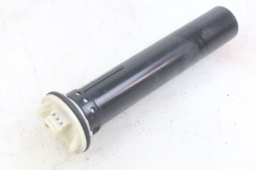 photo de WSKAŹNIK POZIOMU PALIWA W ZBIORNIKU PIAGGIO MP3 LT 400 (2007 - 2012) - Widok główny