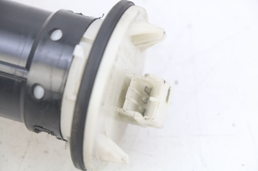 photo de WSKAŹNIK POZIOMU PALIWA W ZBIORNIKU PIAGGIO MP3 LT 400 (2007 - 2012) - Inny kąt widzenia