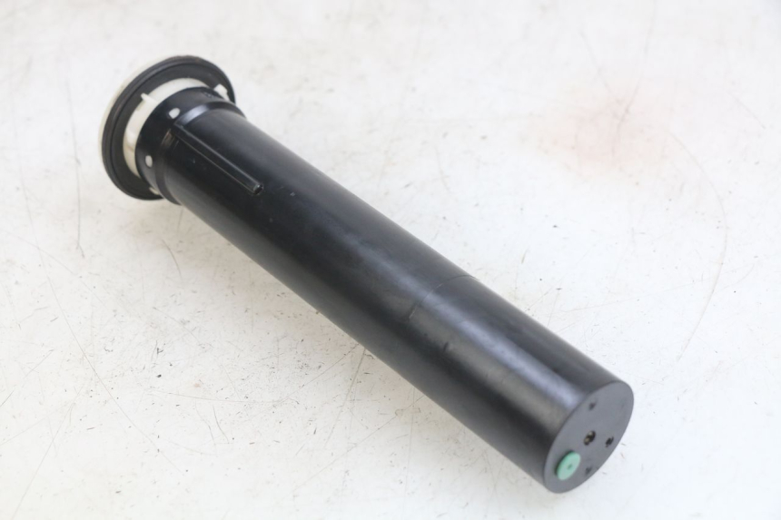 photo de WSKAŹNIK POZIOMU PALIWA W ZBIORNIKU PIAGGIO MP3 LT 400 (2007 - 2012) - Inny kąt widzenia