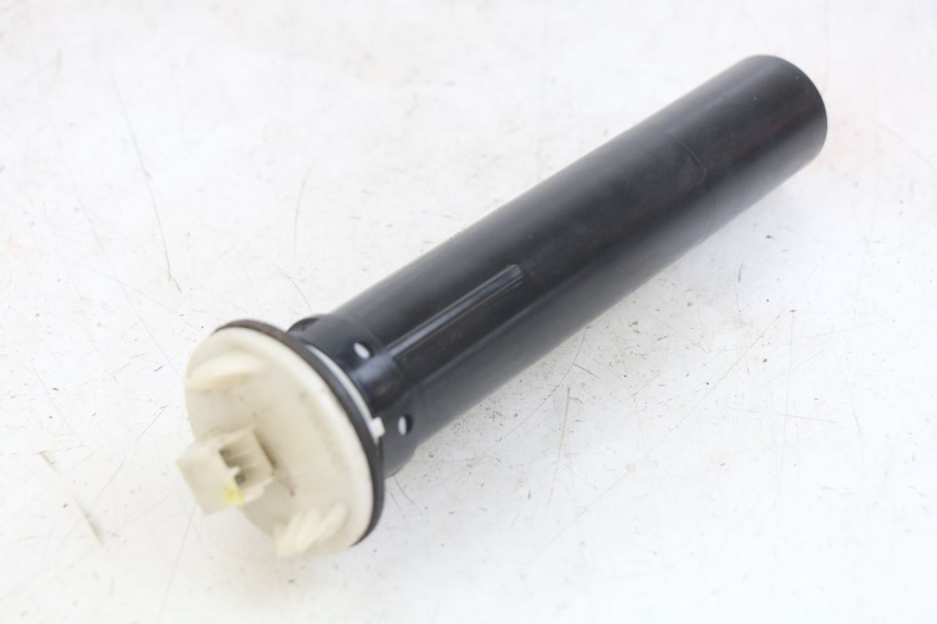 photo de WSKAŹNIK POZIOMU PALIWA W ZBIORNIKU PIAGGIO MP3 LT 400 (2007 - 2012) - Zbliżenie techniczne