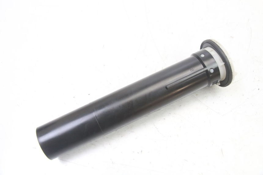 photo de WSKAŹNIK POZIOMU PALIWA W ZBIORNIKU PIAGGIO MP3 LT 400 (2007 - 2012) - Inny kąt widzenia