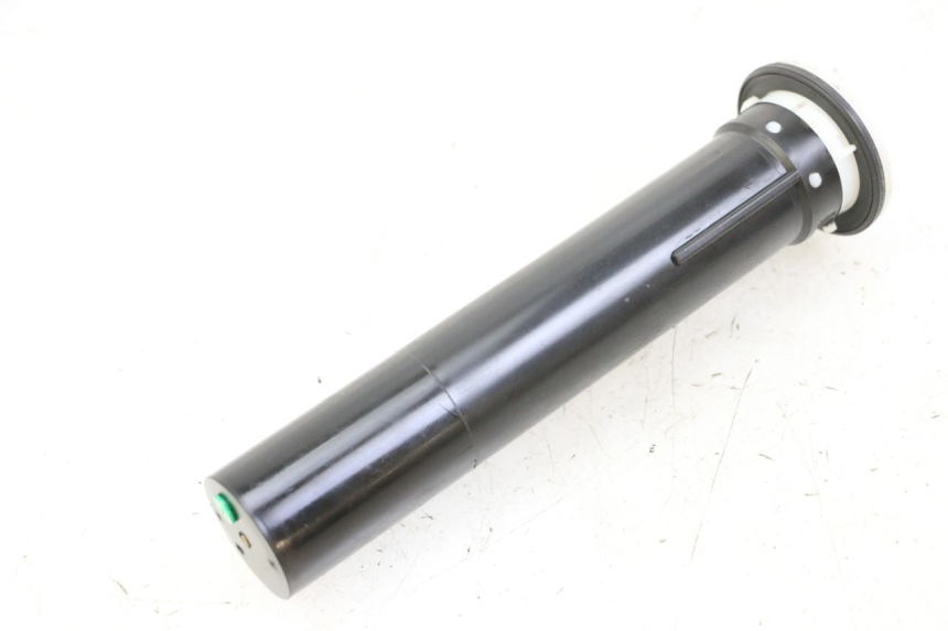 photo de WSKAŹNIK POZIOMU PALIWA W ZBIORNIKU PIAGGIO MP3 500 (2014 - 2017) - Inny kąt widzenia