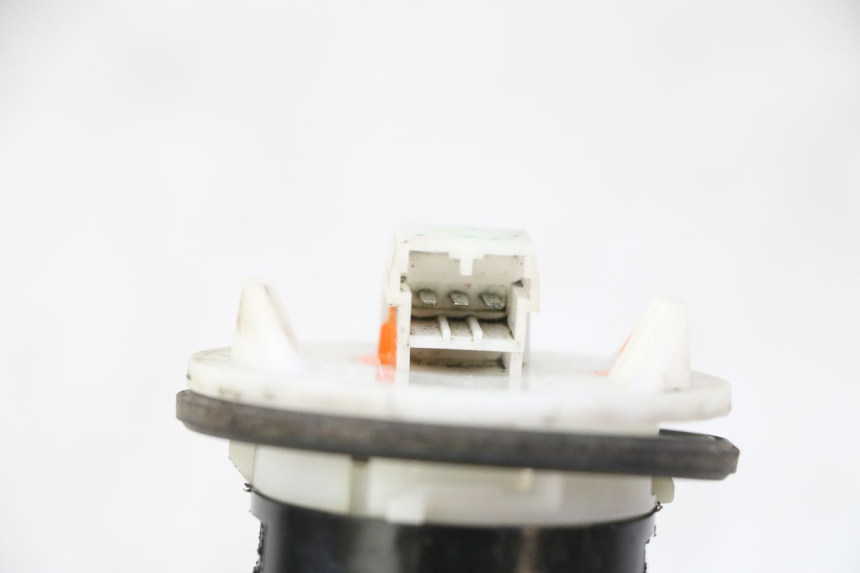 photo de WSKAŹNIK POZIOMU PALIWA W ZBIORNIKU PIAGGIO MP3 RL 250 (2006 - 2010) - Zbliżenie techniczne