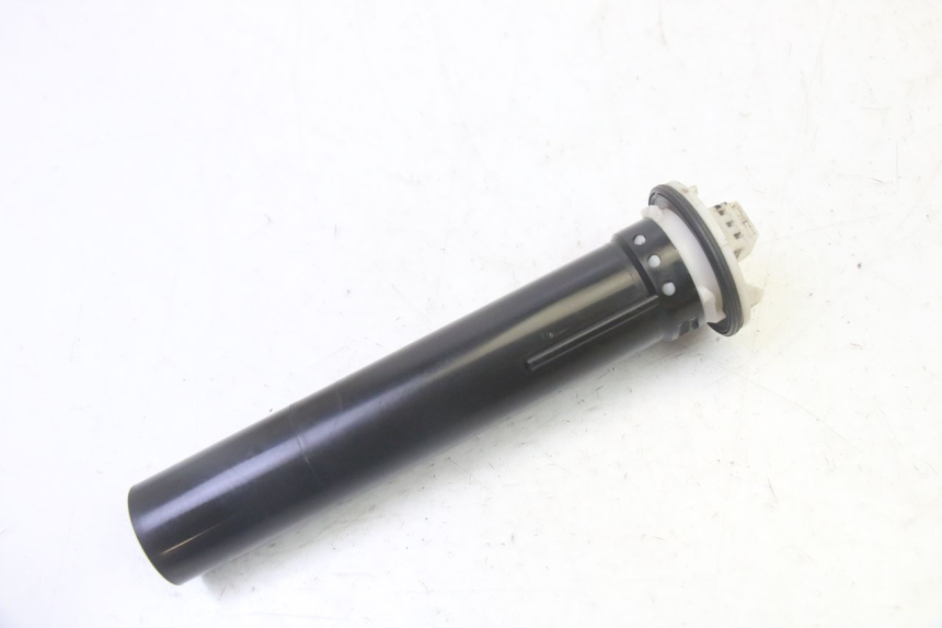 photo de WSKAŹNIK POZIOMU PALIWA W ZBIORNIKU PIAGGIO MP3 500 (2011 - 2015) - Inny kąt widzenia