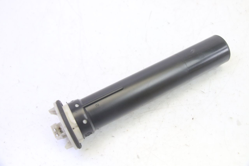 photo de WSKAŹNIK POZIOMU PALIWA W ZBIORNIKU PIAGGIO MP3 125 (2006 - 2014) - Inny kąt widzenia