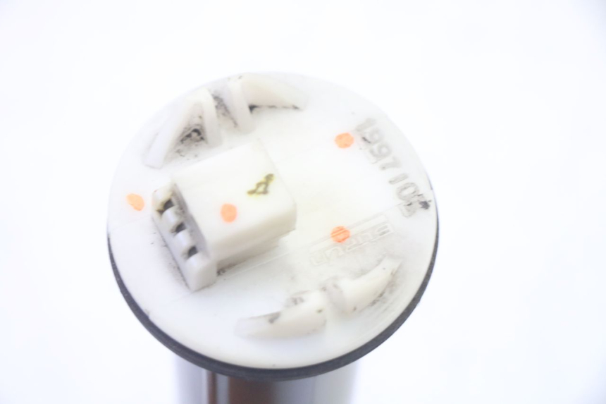 photo de WSKAŹNIK POZIOMU PALIWA W ZBIORNIKU PIAGGIO MP3 125 (2006 - 2014) - Zbliżenie techniczne