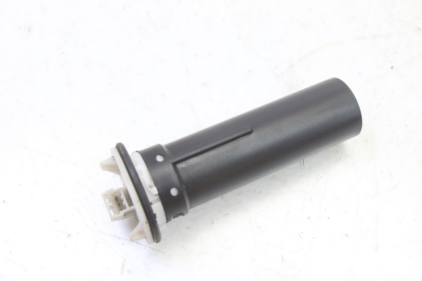 photo de WSKAŹNIK POZIOMU PALIWA W ZBIORNIKU PIAGGIO NRG POWER PUREJET 50 (2018 - 2021) - Inny kąt widzenia