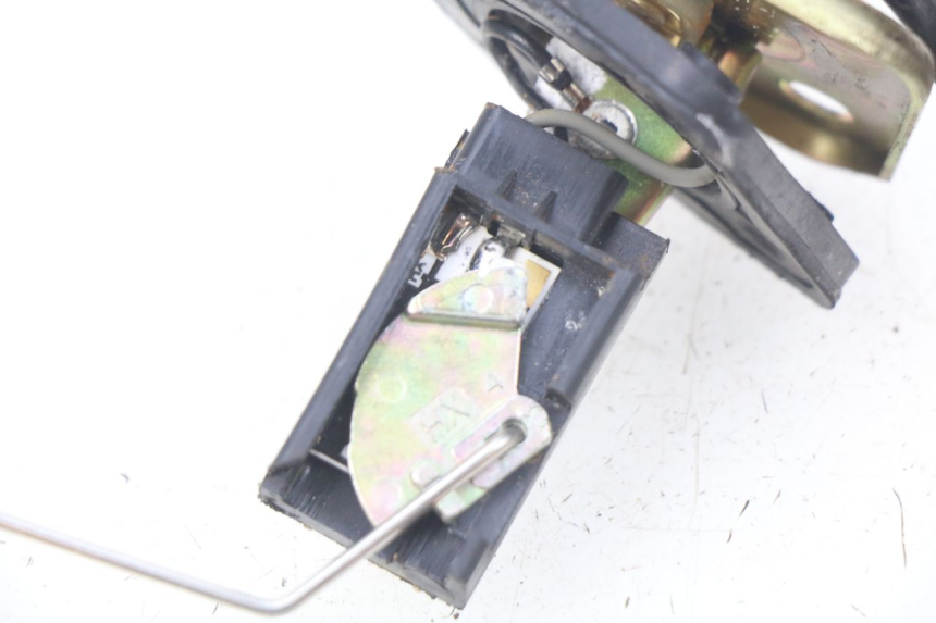 photo de WSKAŹNIK POZIOMU PALIWA W ZBIORNIKU SYM ORBIT III 3 4T 50 (2021 - 2025) - Zbliżenie techniczne