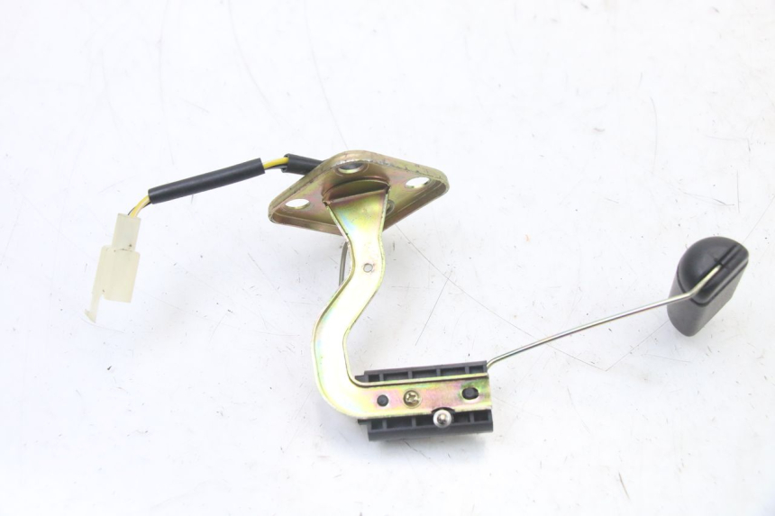 photo de WSKAŹNIK POZIOMU PALIWA W ZBIORNIKU PEUGEOT KISBEE 4T 50 (2018 - 2022) - Inny kąt widzenia