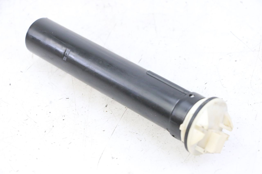 photo de WSKAŹNIK POZIOMU PALIWA W ZBIORNIKU PIAGGIO VESPA GRANTURISMO 200 (2004 - 2005) - Widok główny