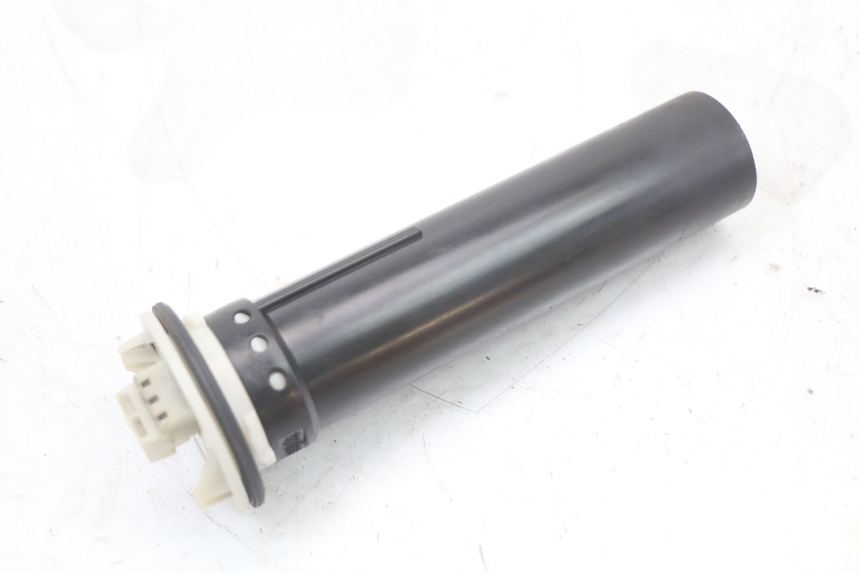 photo de WSKAŹNIK POZIOMU PALIWA W ZBIORNIKU PIAGGIO VESPA LX 2T 50 (2005 - 2013) - Inny kąt widzenia