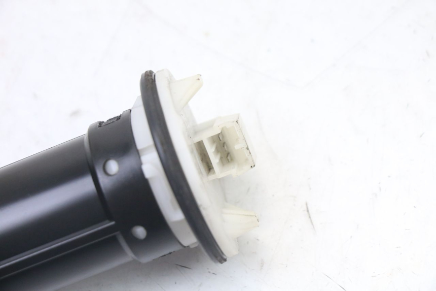 photo de WSKAŹNIK POZIOMU PALIWA W ZBIORNIKU PIAGGIO VESPA LX IE 125 (2010 - 2012) - Zoom stanu zużycia