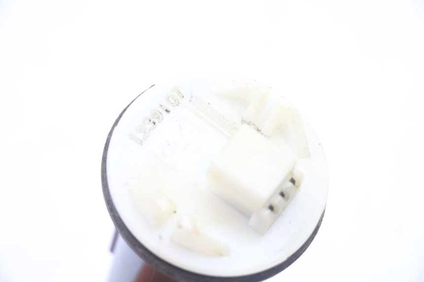 photo de WSKAŹNIK POZIOMU PALIWA W ZBIORNIKU GILERA RUNNER SP 50 (2006 - 2008) - Inny kąt widzenia