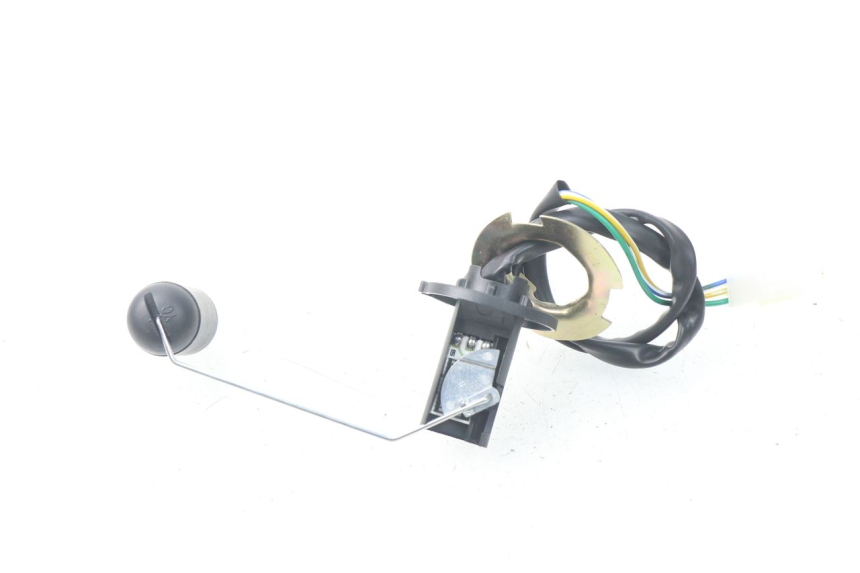 photo de WSKAŹNIK POZIOMU PALIWA W ZBIORNIKU JM MOTORS SANTANA 50 (2014 - 2023) - Inny kąt widzenia